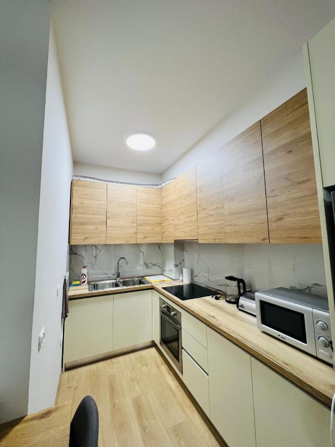 Lovely Apartment, Free Parking Apartament Tirana