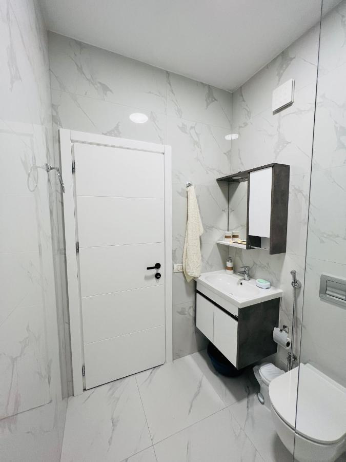 Lovely Apartment, Free Parking * Tirana