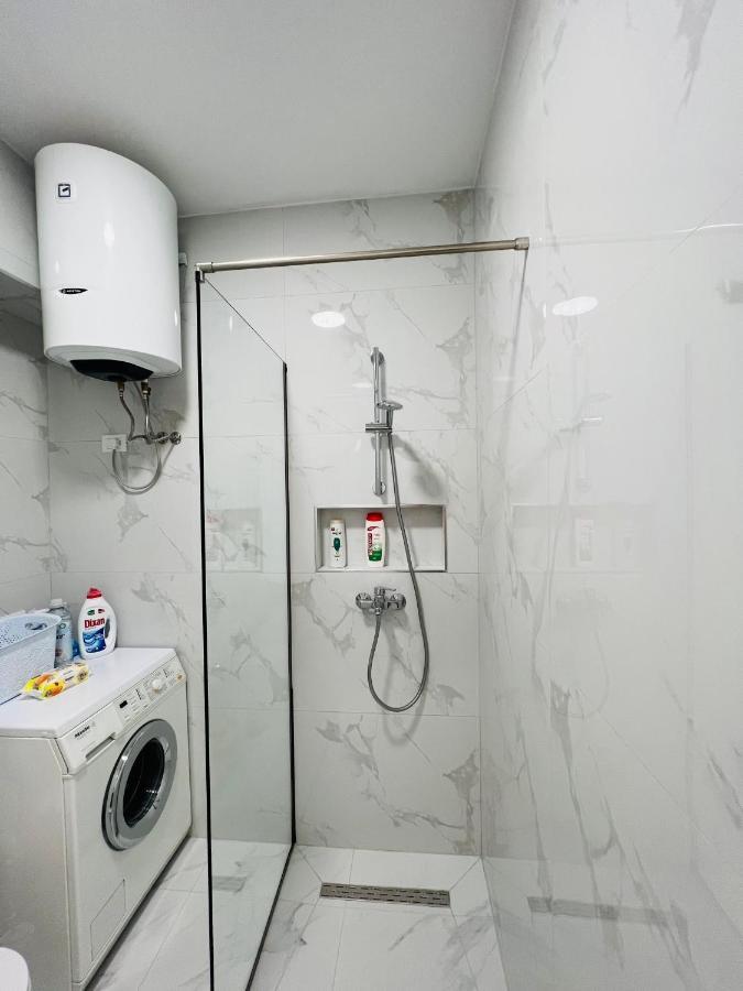 Apartament Lovely Apartment, Free Parking